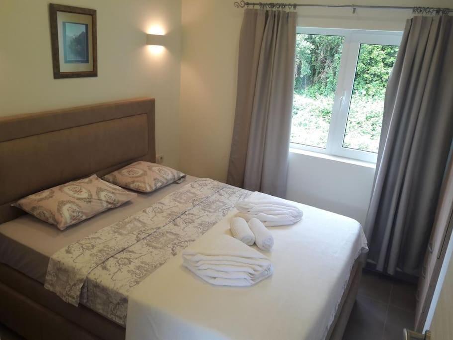 קוטור 2Br Apartment With Pool מראה חיצוני תמונה