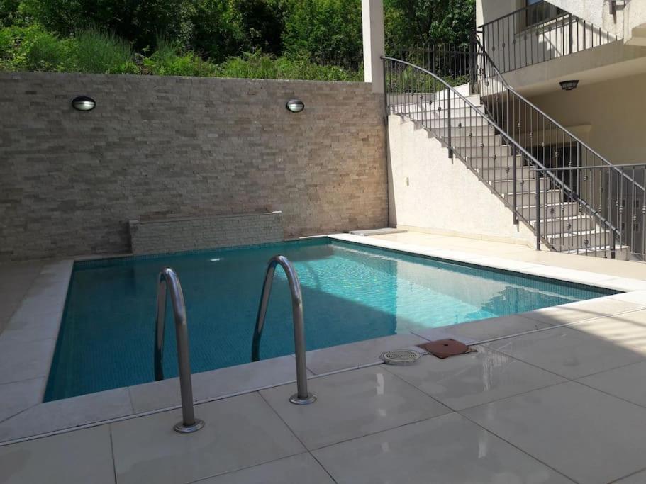 קוטור 2Br Apartment With Pool מראה חיצוני תמונה