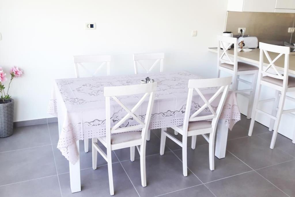 קוטור 2Br Apartment With Pool מראה חיצוני תמונה