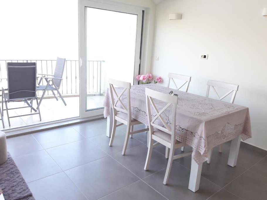 קוטור 2Br Apartment With Pool מראה חיצוני תמונה