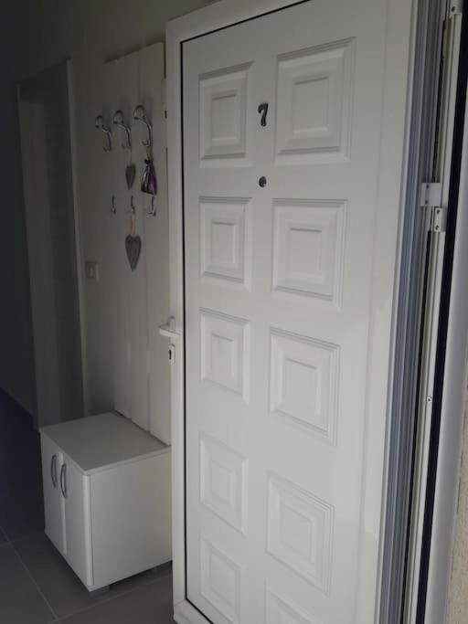 קוטור 2Br Apartment With Pool מראה חיצוני תמונה
